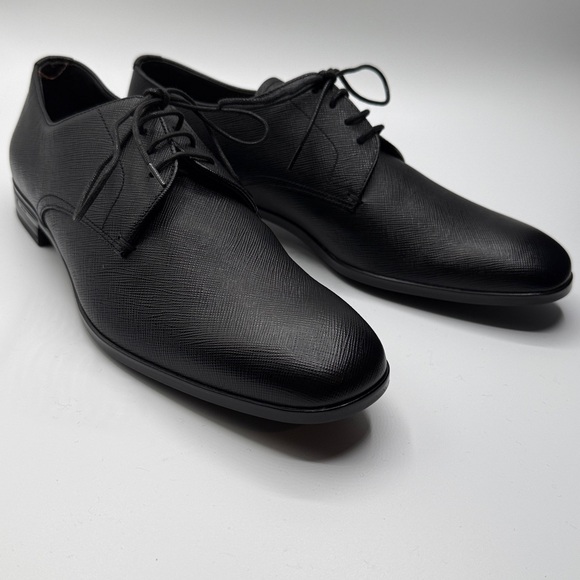 Prada Men\'s Black Textured Leather Plain Toe Derby Shoes Size 7 main image 5